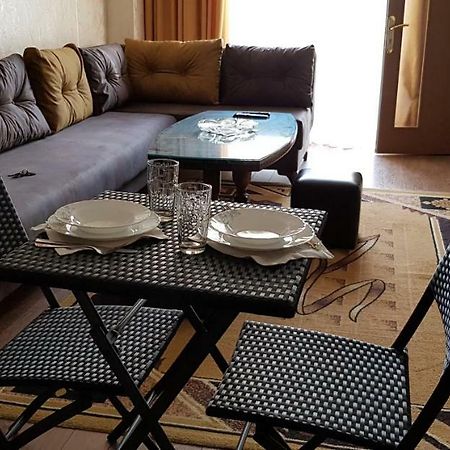 Nino Apartment On Pirosmani Batumi Zewnętrze zdjęcie