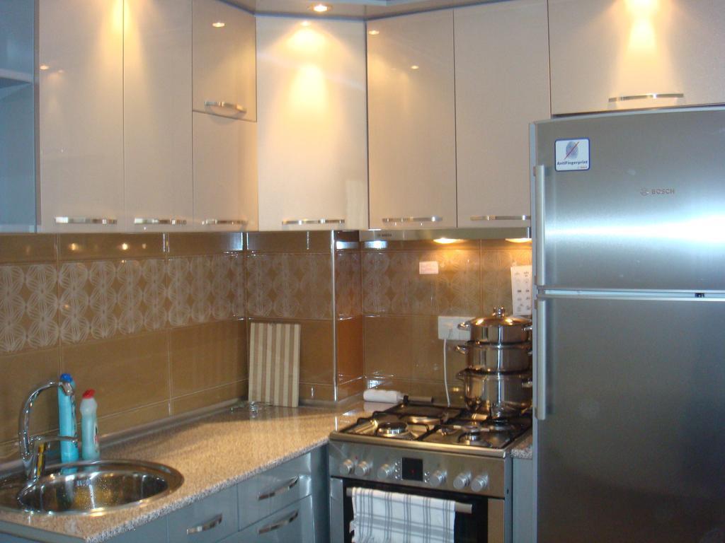 Nino Apartment On Pirosmani Batumi Pokój zdjęcie