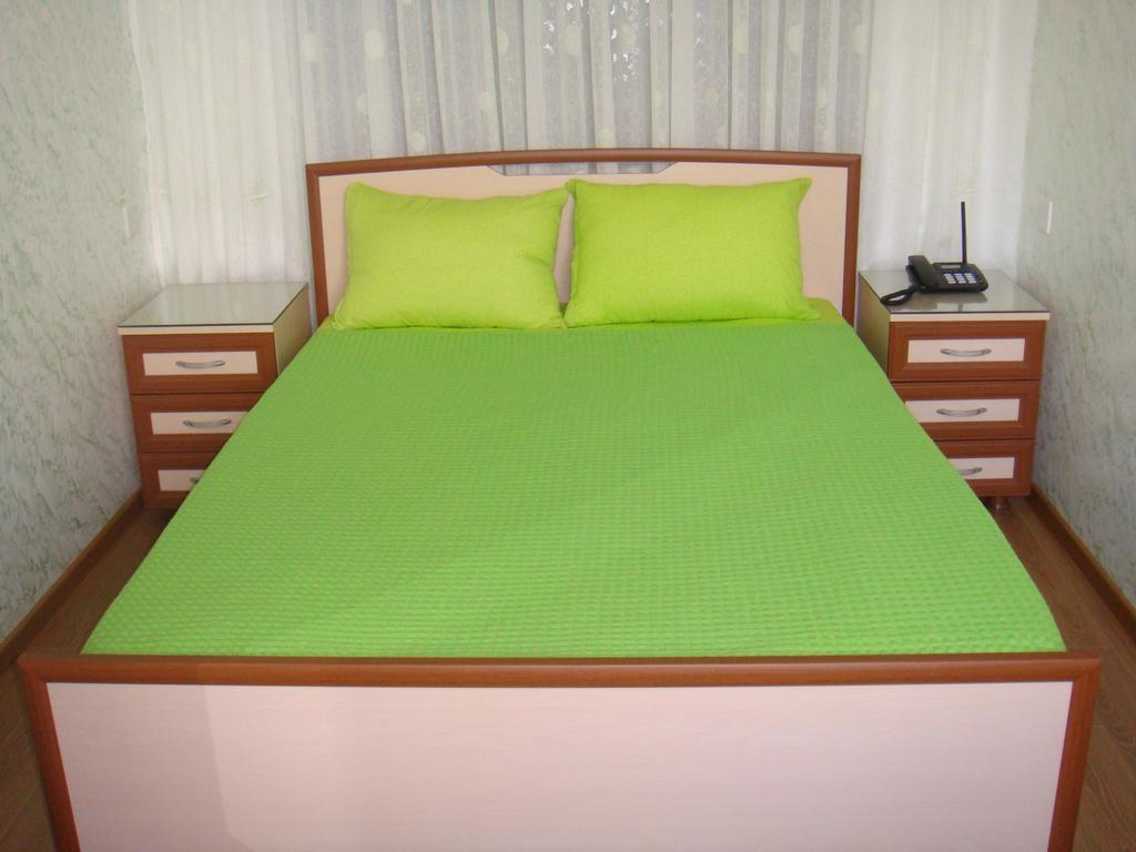Nino Apartment On Pirosmani Batumi Zewnętrze zdjęcie