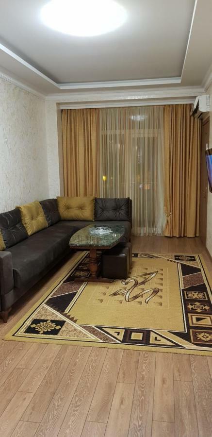 Nino Apartment On Pirosmani Batumi Zewnętrze zdjęcie